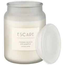 B&M Large Spa Scented Candle - White - Escape 8 B&M Large Spa Scented Candle - White - Escape -Chic Household Items 368691 large spa candle escape 3