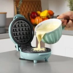 Giles & Posner Mini Waffle Maker 12 Giles & Posner Mini Waffle Maker -Chic Household Items 395094 giles and posner mini waffle maker 2